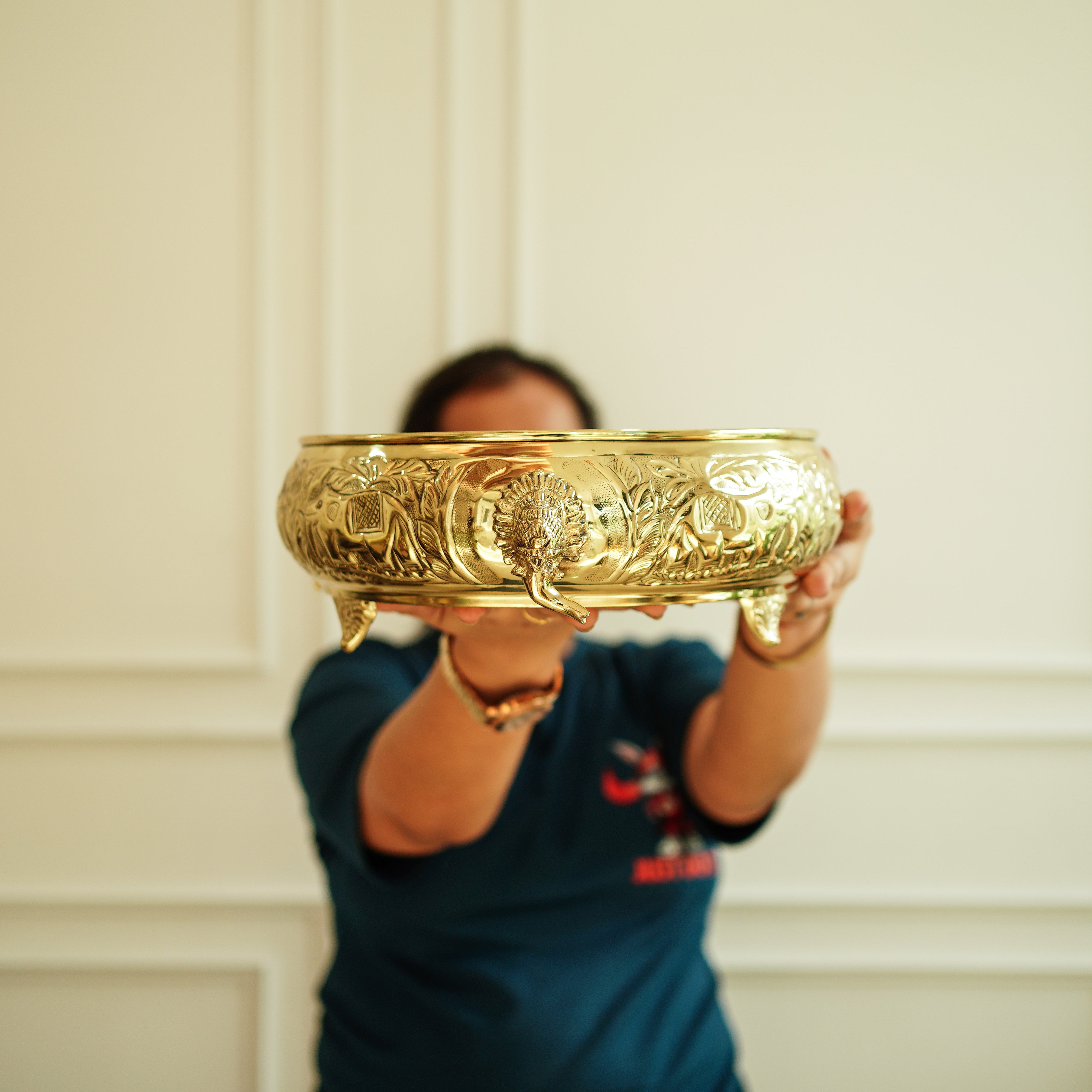 Gajgamini Brass Urli