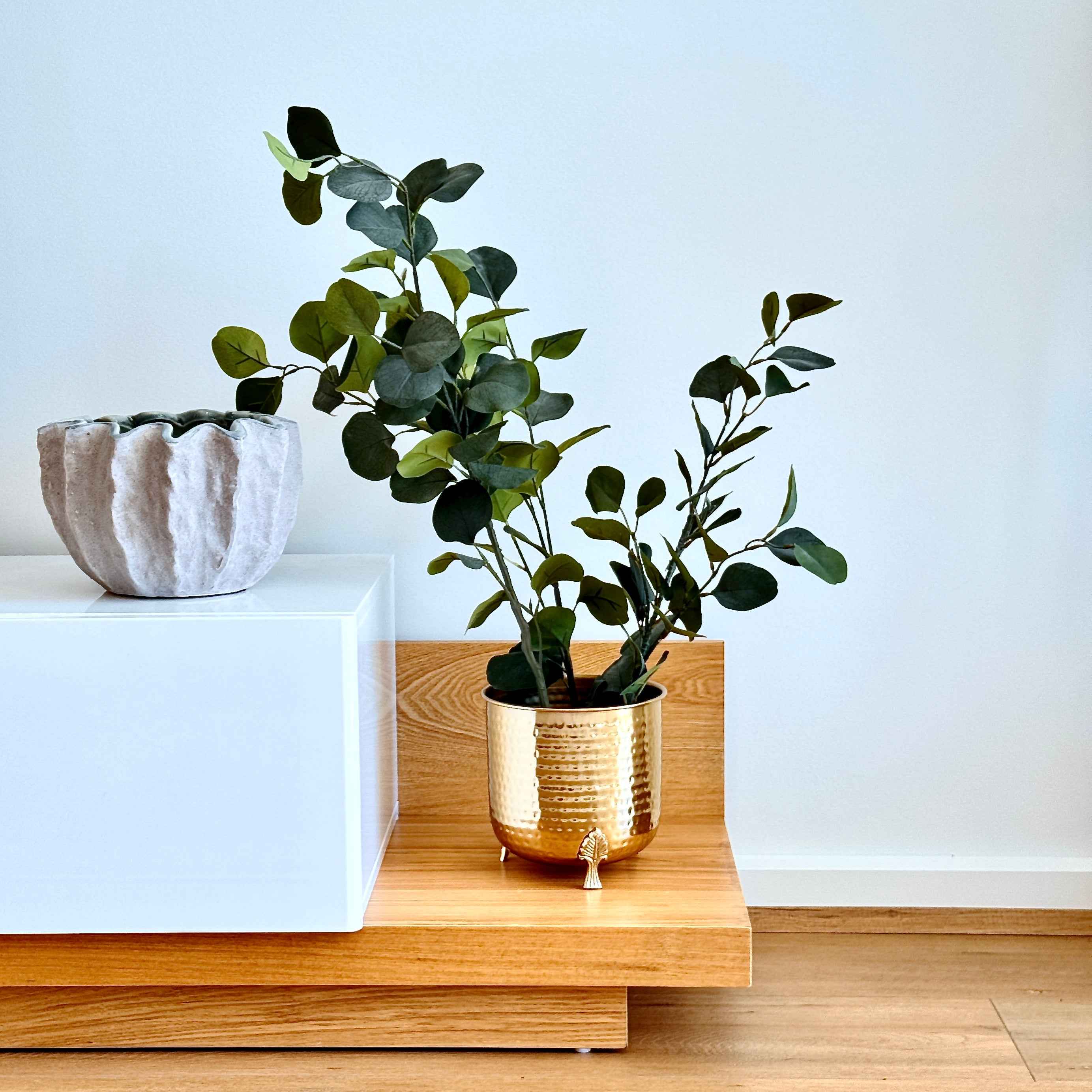 Hammered Leaf Leg Planter - Gold