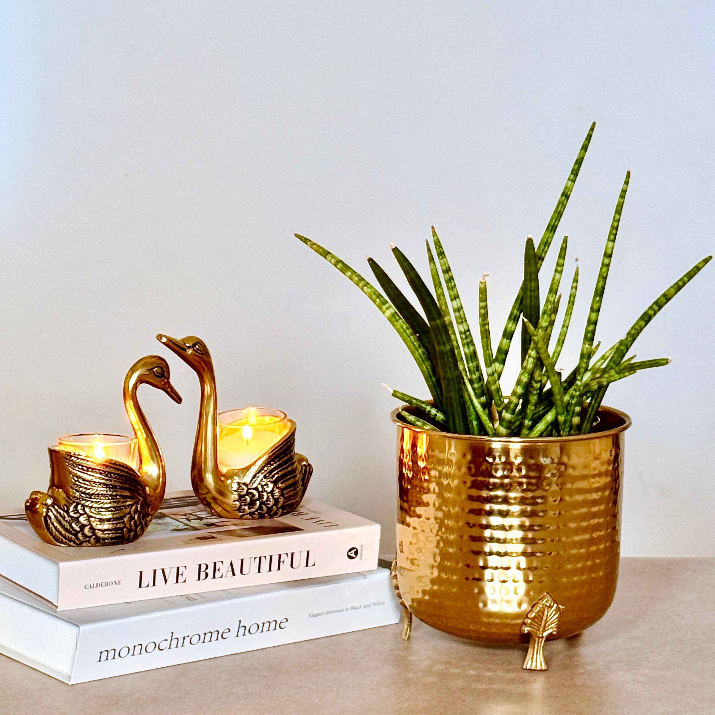 Hammered Leaf Leg Planter - Gold