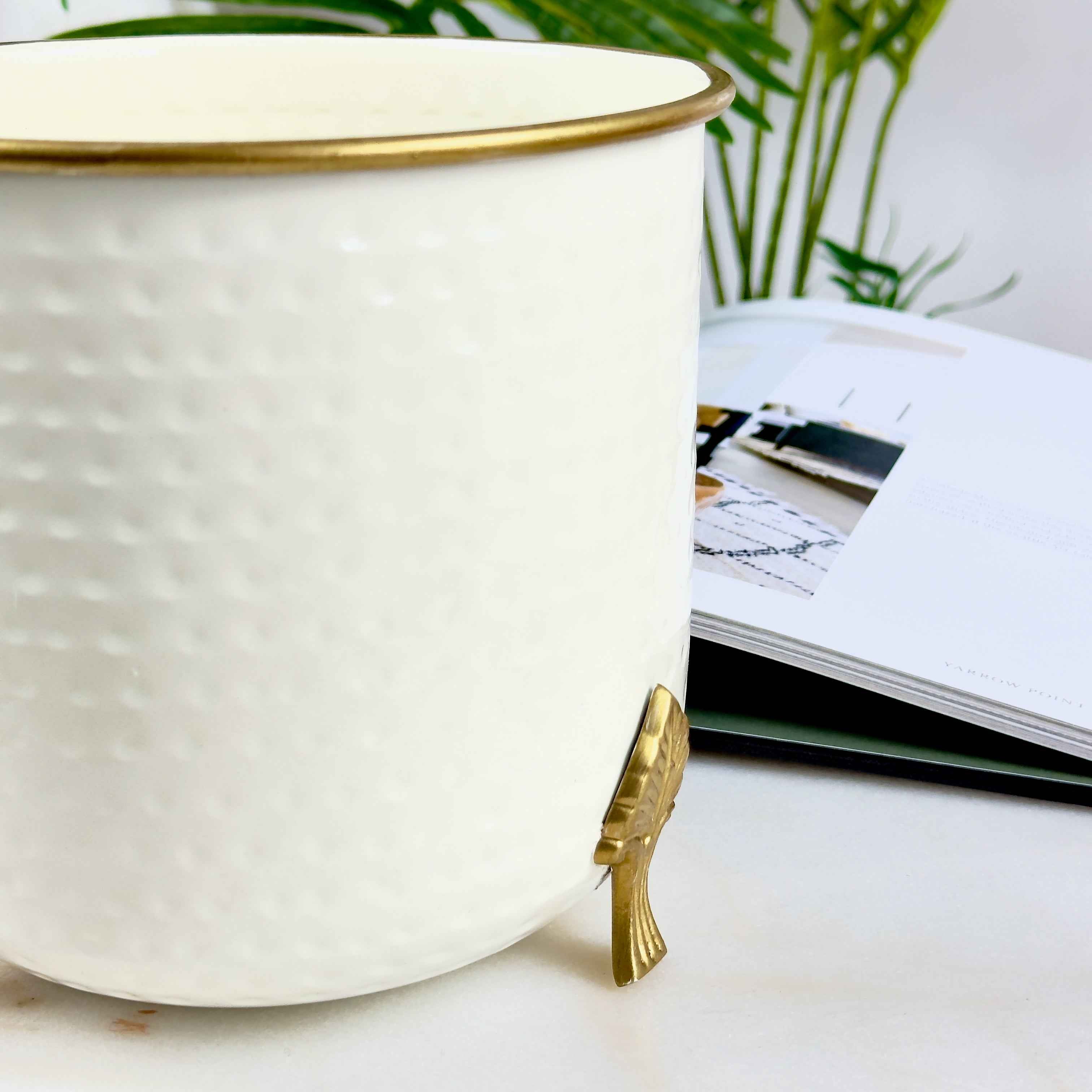 Hammered Leaf Leg Planter - White