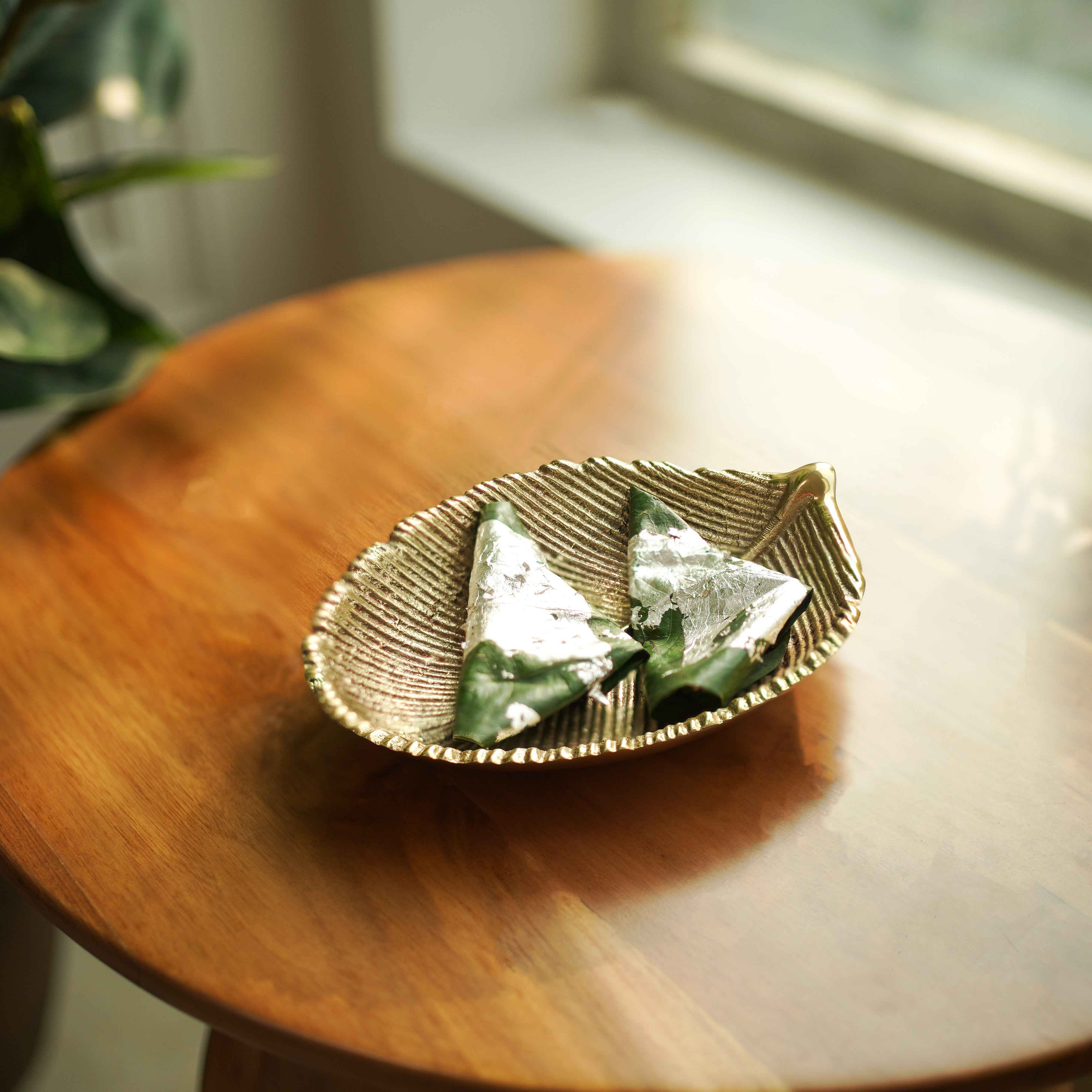 Leaf Shaped Platter | Gold