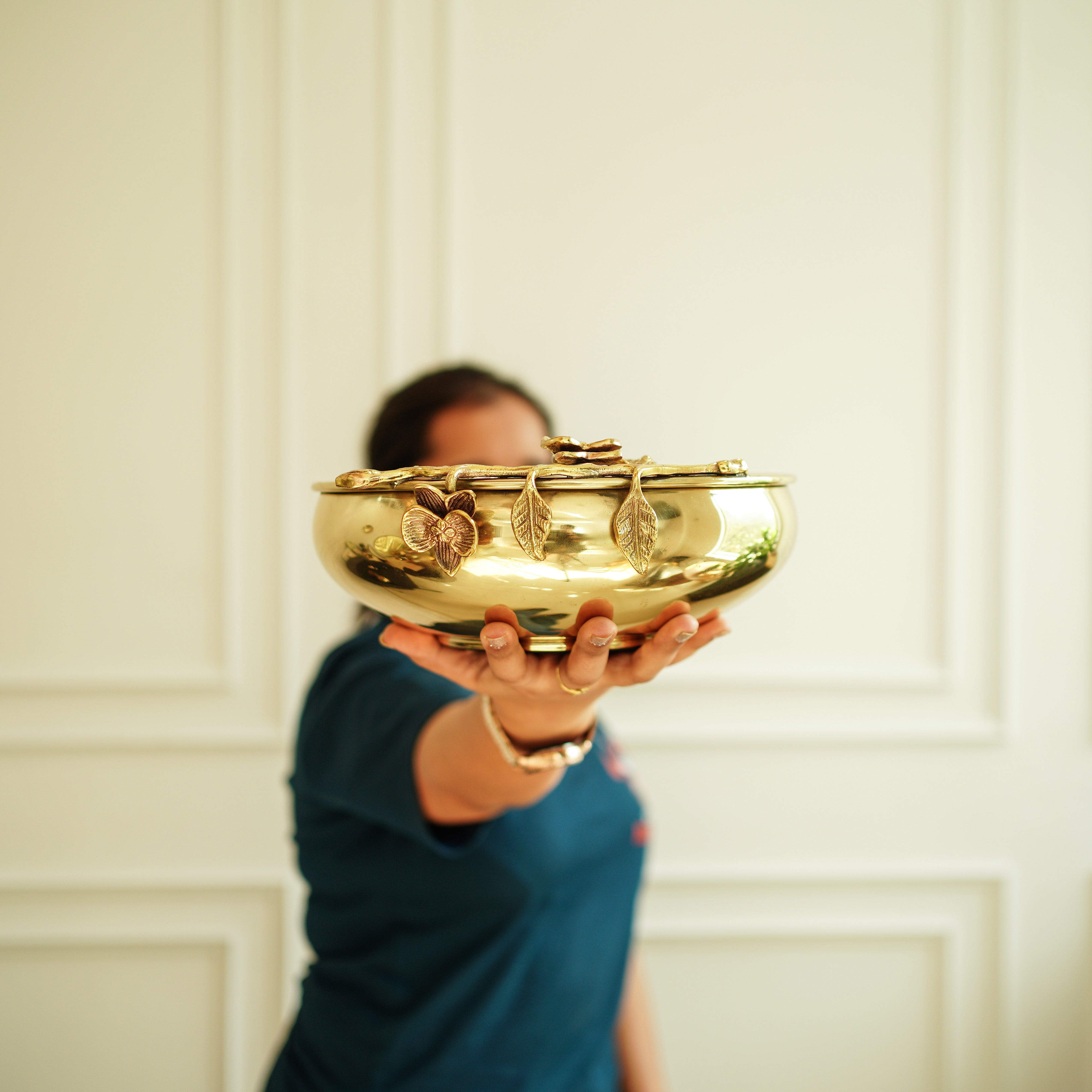 Mehak Brass Urli