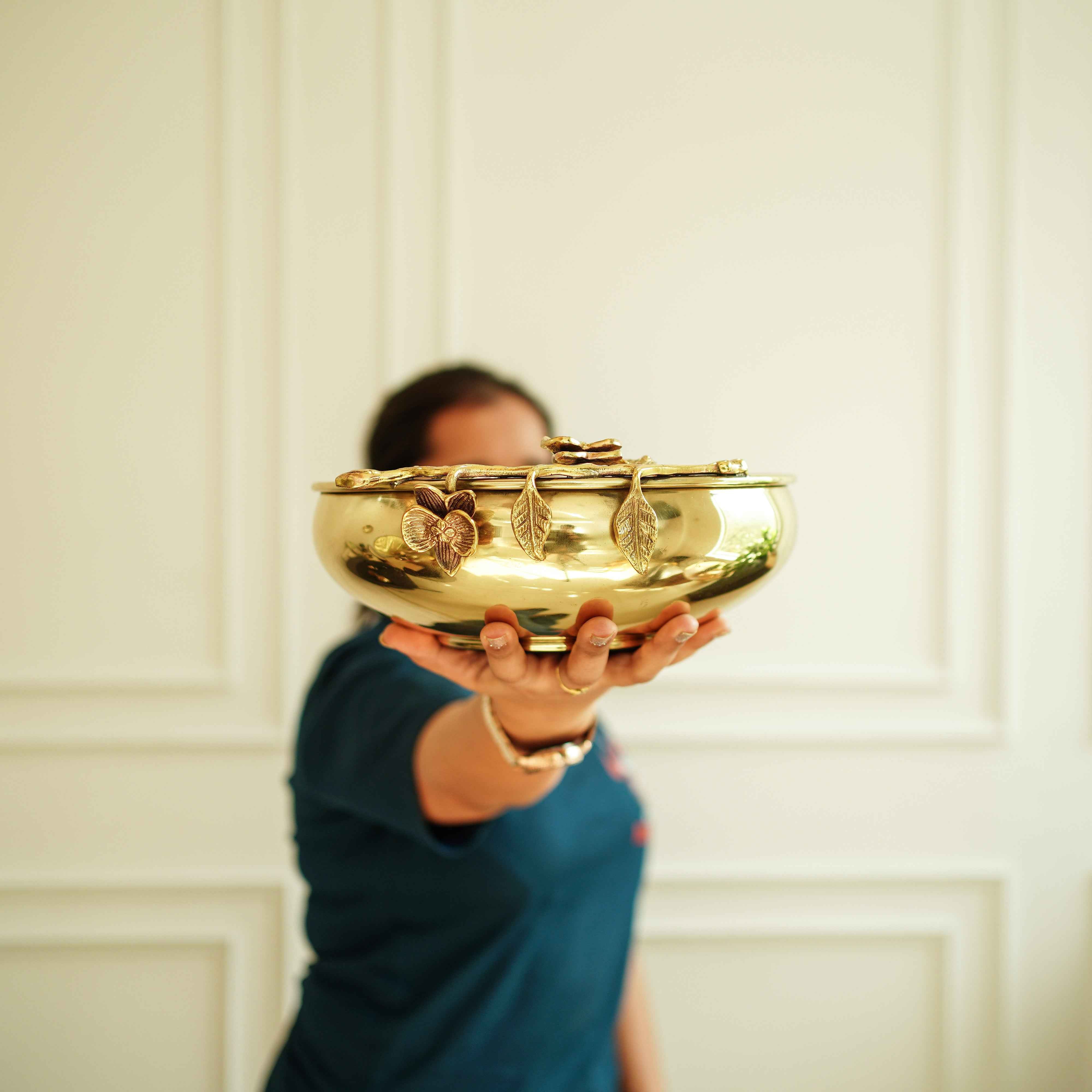 Mehak Brass Urli