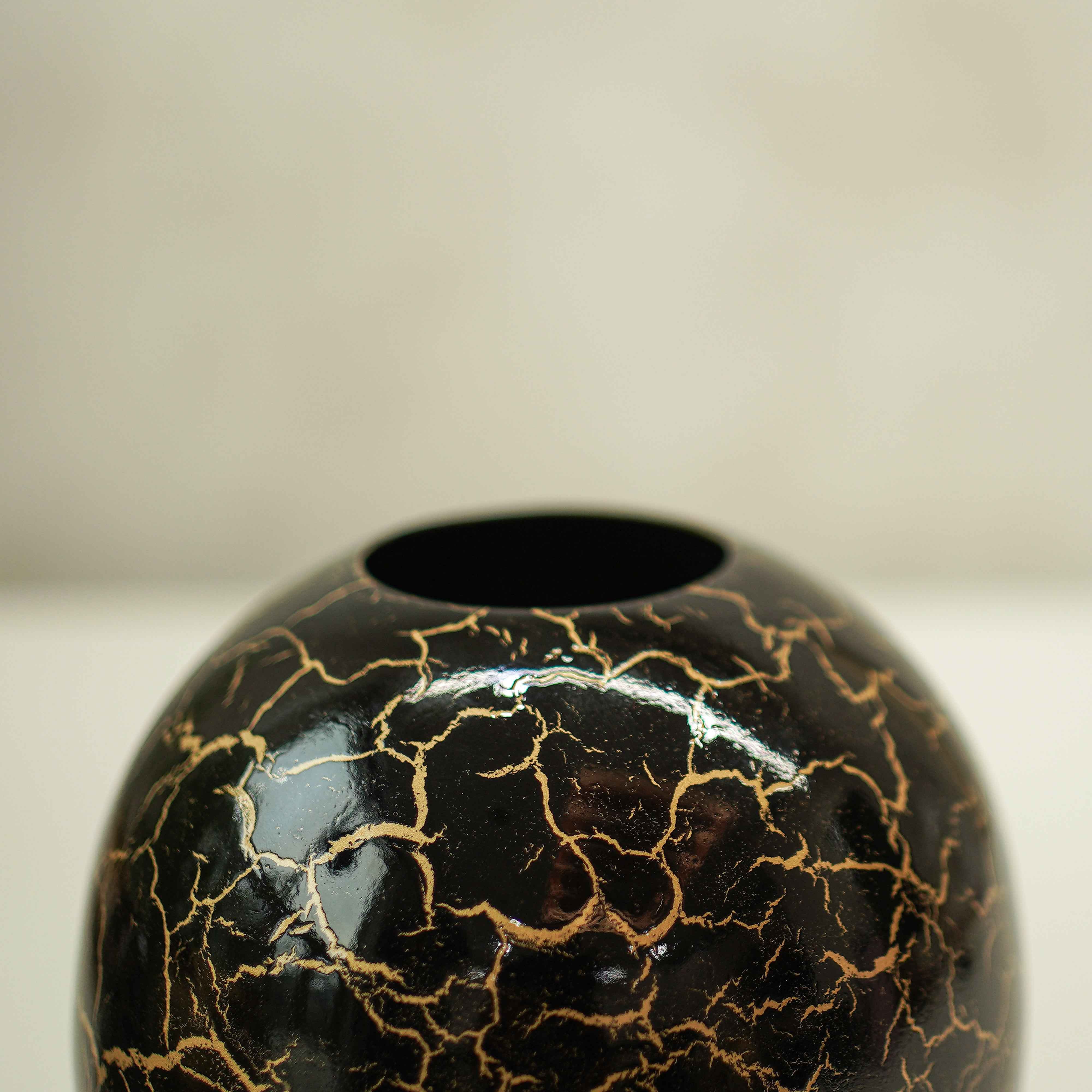 Metal Ball Flower Vase | Black and Golden Crackled