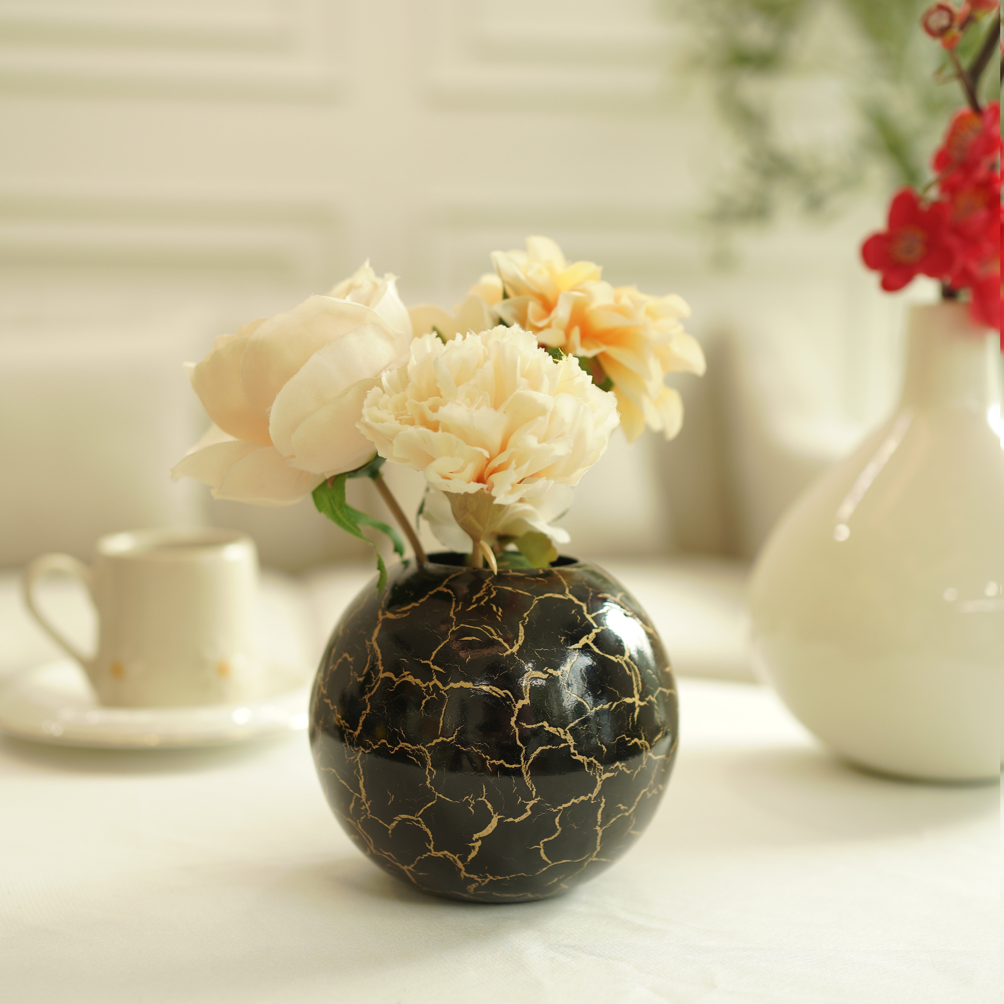 Metal Flower Vase | Black and Golden Cracks