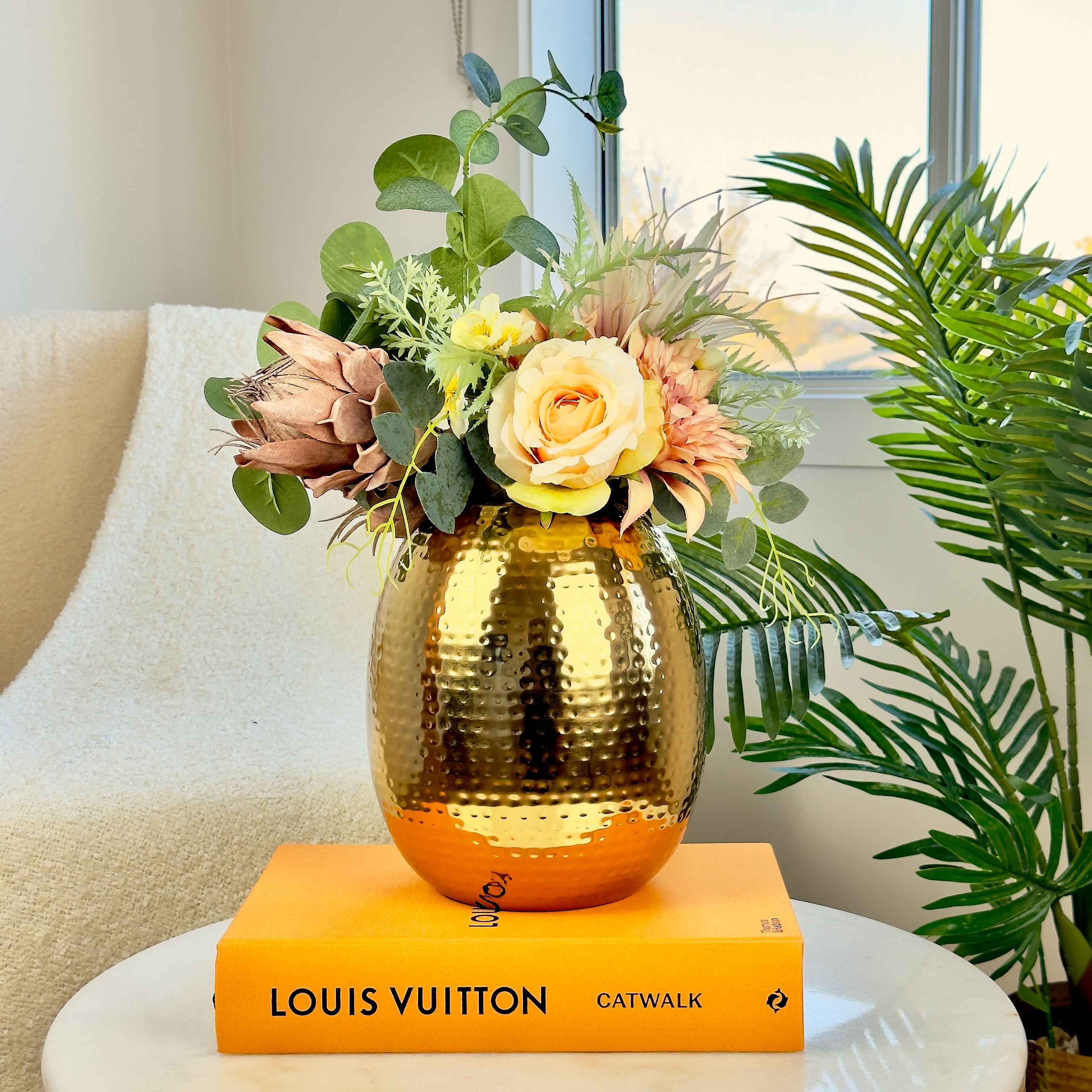 Oval Vase Hammered - Gold