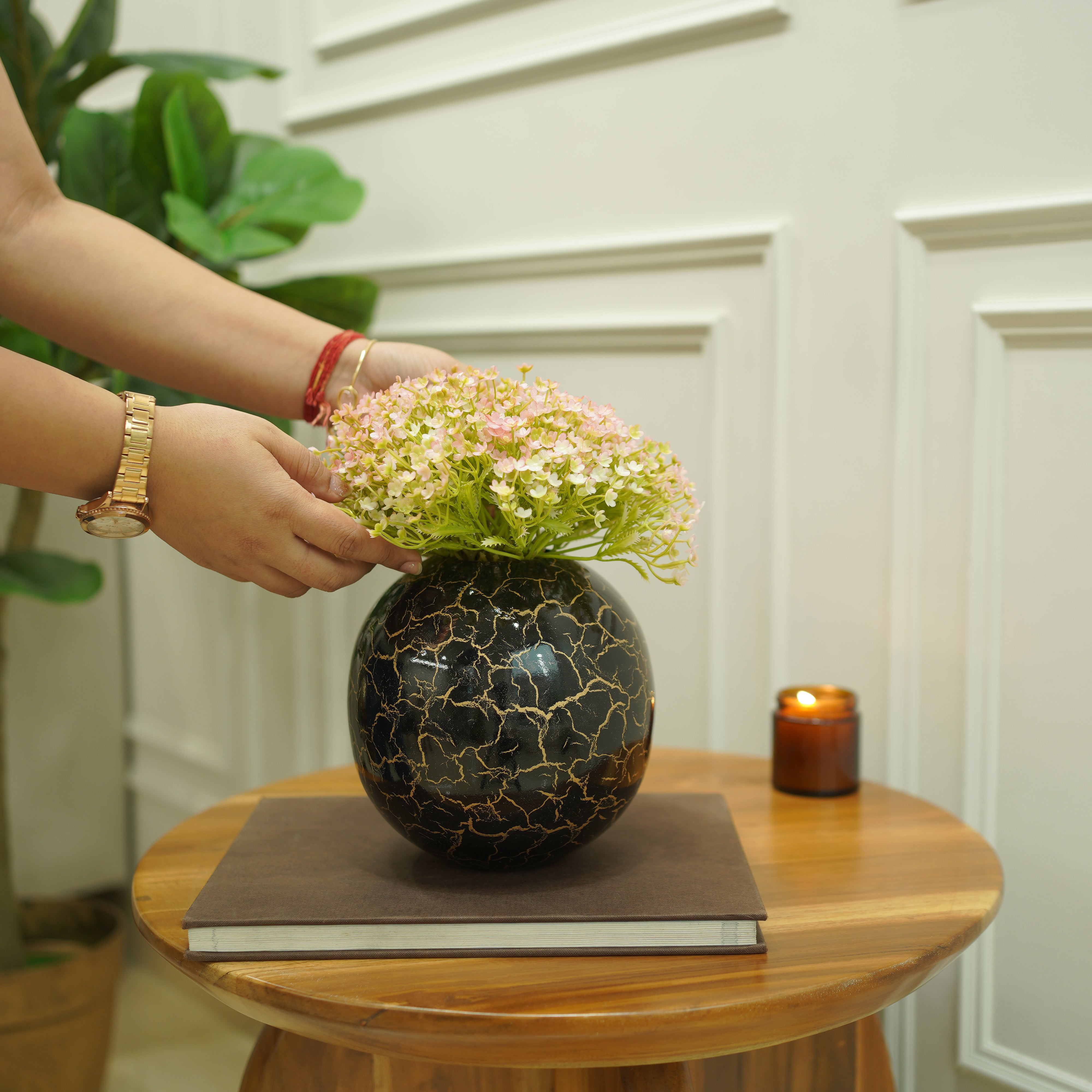 Metal Flower Vase | Black and Golden Cracks
